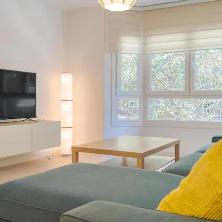 Cozy In With Kitchen Apartment